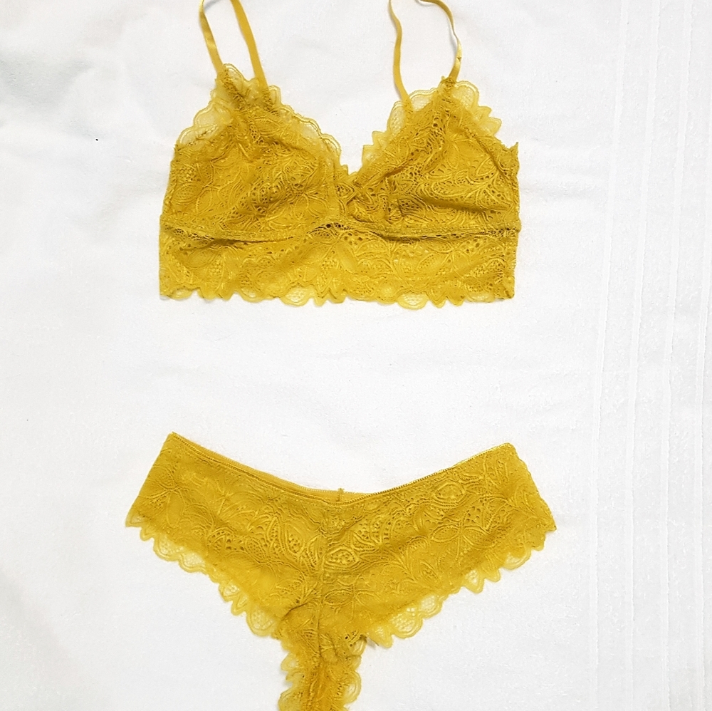 NEW Lace lingerie bra pantie set